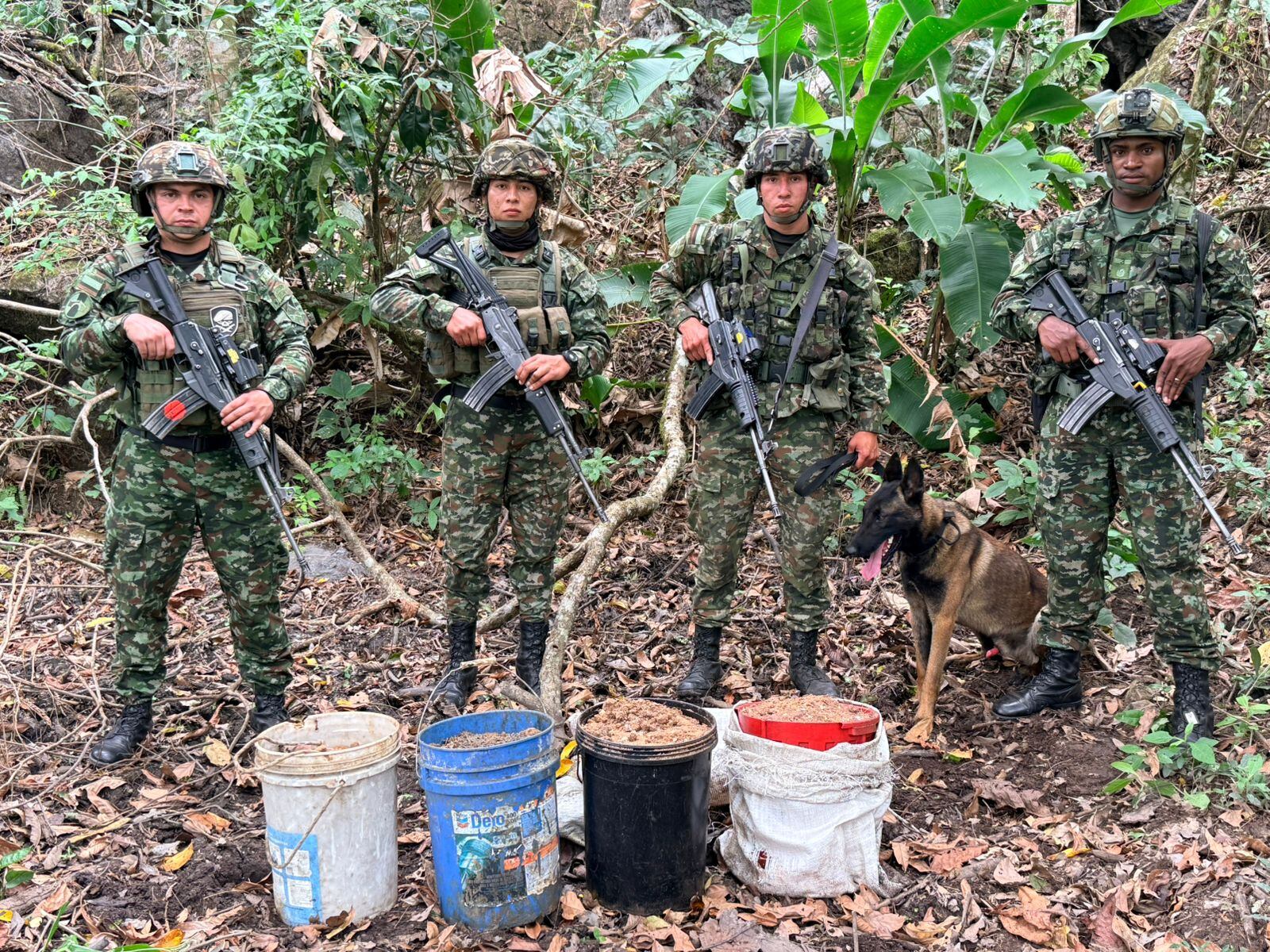 Más de 100 kilos de explosivos del ELN fueron encontrados y destruidos por el Ejército Nacional