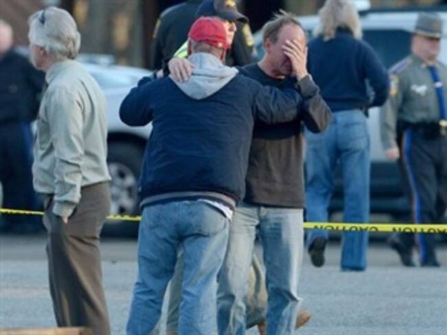 Senadores de EE.UU. planean proyecto para prohibir armas de asalto