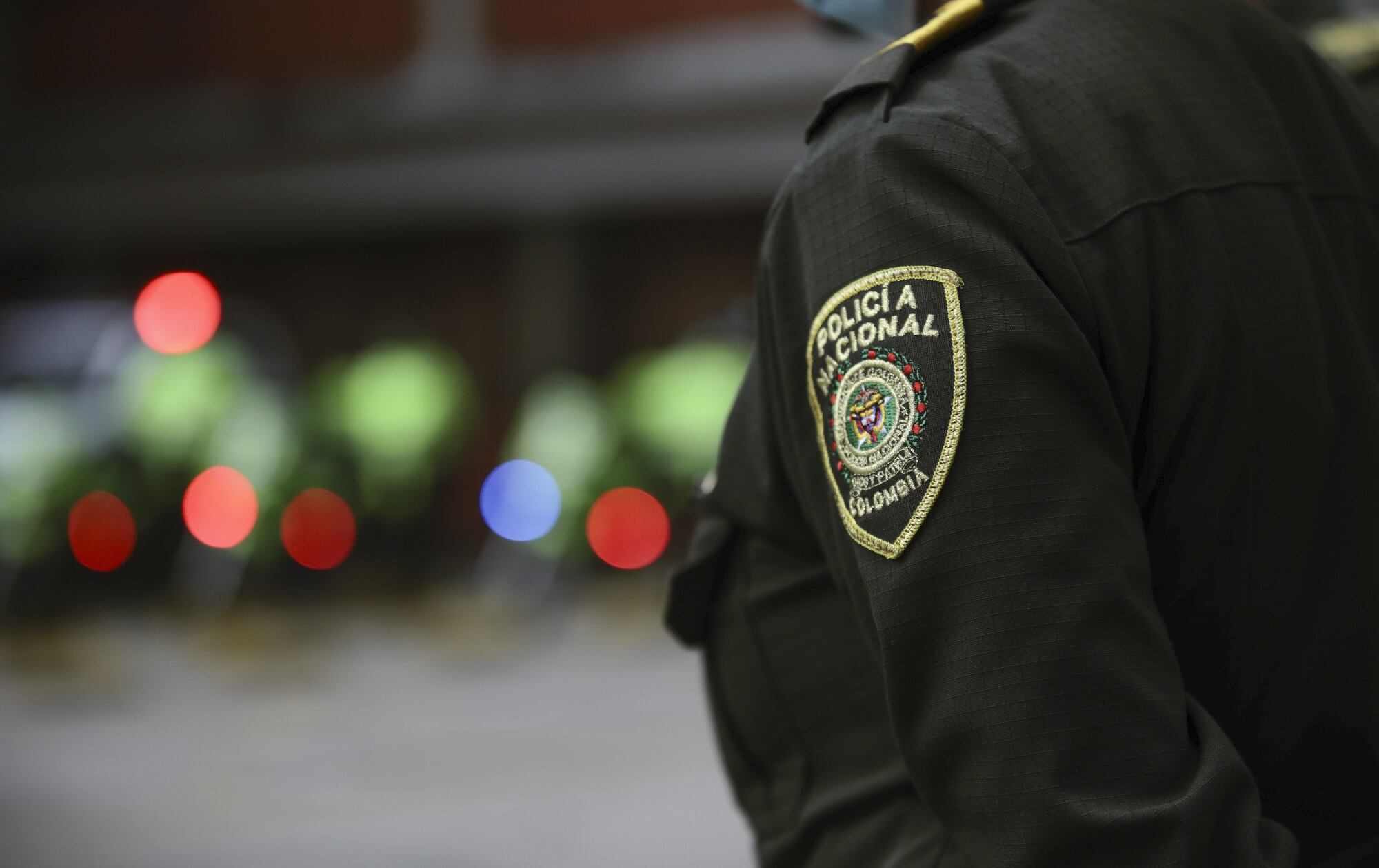 BOGOTA, COLOMBIA - NOVEMBER 12: The incorporation ceremony of members of the Metropolitan Police to boost the cityâs intelligence and investigation capacity as part of a larger security scheme to return tranquility to the residents in Bogota, Colombia on November 12, 2021. A recent survey reveals that 96% of residents do not feel safe in the city, and worst percentage since a similar poll was conducted in 2017. The most unsafe localities in Bogota are Kennedy, Bosa, Ciudad Bolivar, Rafael Uribe, Usaquen and Los Martires. In September, Mayor Claudia Lopez and Minister of Defense Diego Molano agreed to deploy 1,500 members of the Armyâs Military Police to help police with crime prevention, including setting-up check points at strategic entry points of the capital. (Photo by Juancho Torres/Anadolu Agency via Getty Images)