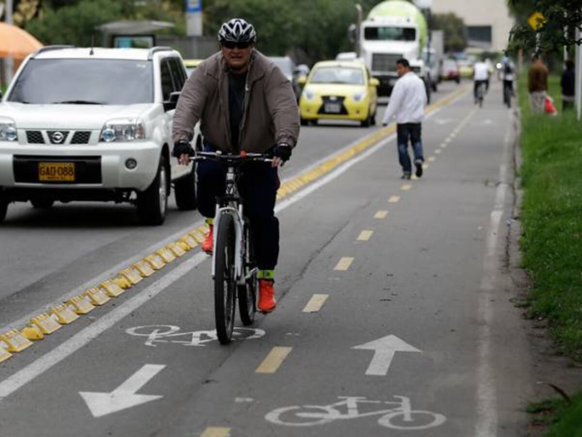 ¿Está de acuerdo con más días sin carro y sin moto?