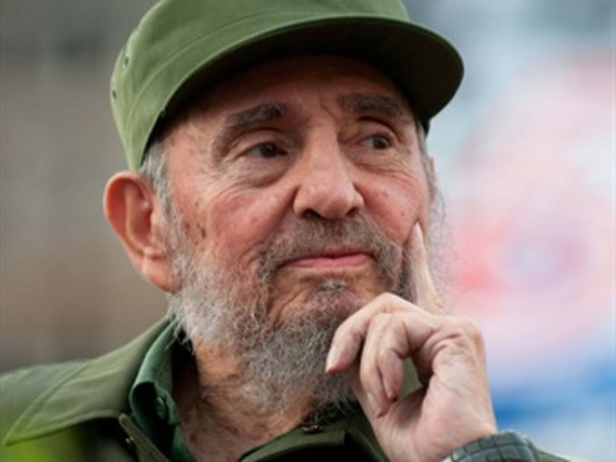 Fidel Castro reaparece y vota presencialmente por primera vez desde que cayó enfermo