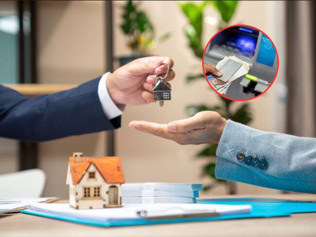 De fondo, agente inmobiliario entregando las llaves de la casa a una mujer. En el círculo, la imagen de una persona retirando dinero en un cajero automático / Fotos: GettyImages