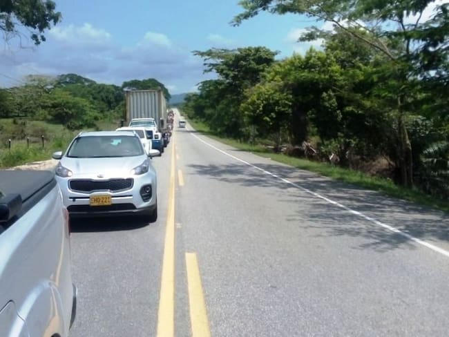 Con el bloqueo se vieron afectados vehículos que se movilizaban entre Cartagena y Sincelejo