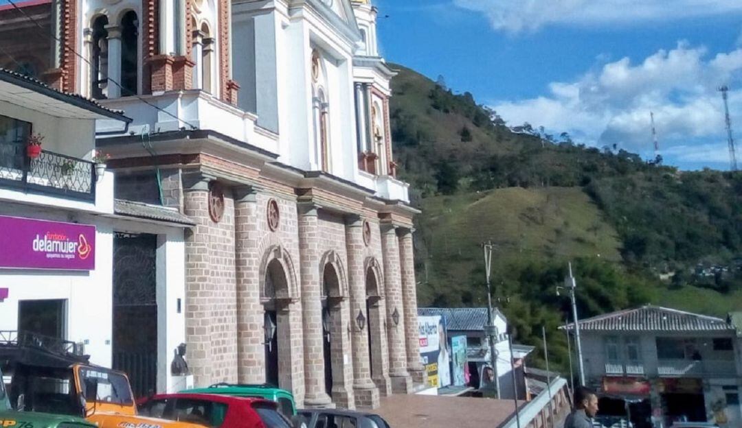 Parque principal de Manzanares, Caldas