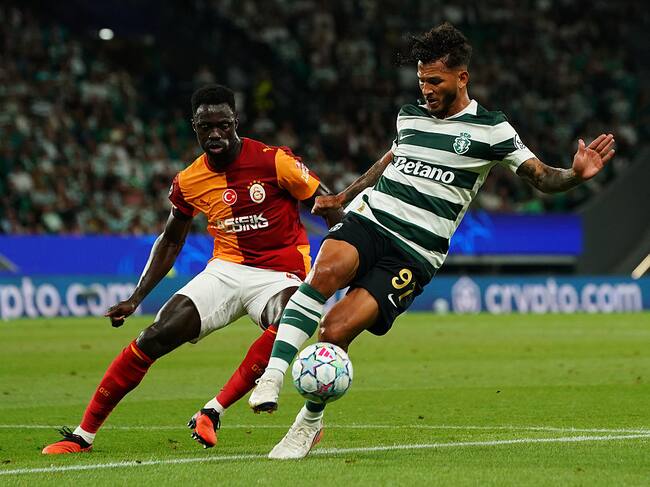 Luis Suárez y Davinson Sánchez, jugadores colombianos / Getty Images