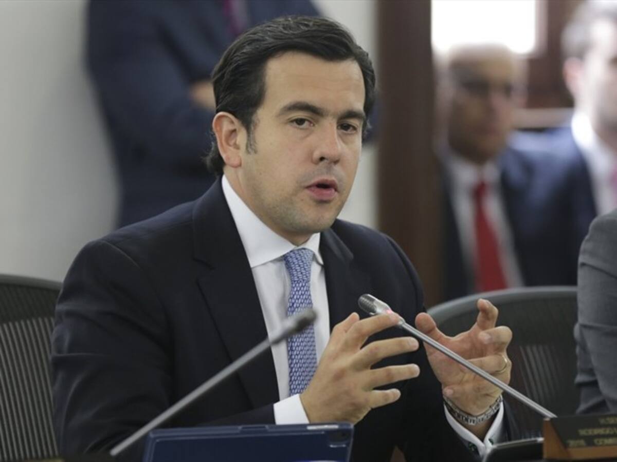 Las duras críticas del senador Rodrigo Lara hacia el Transmilenio por la Séptima