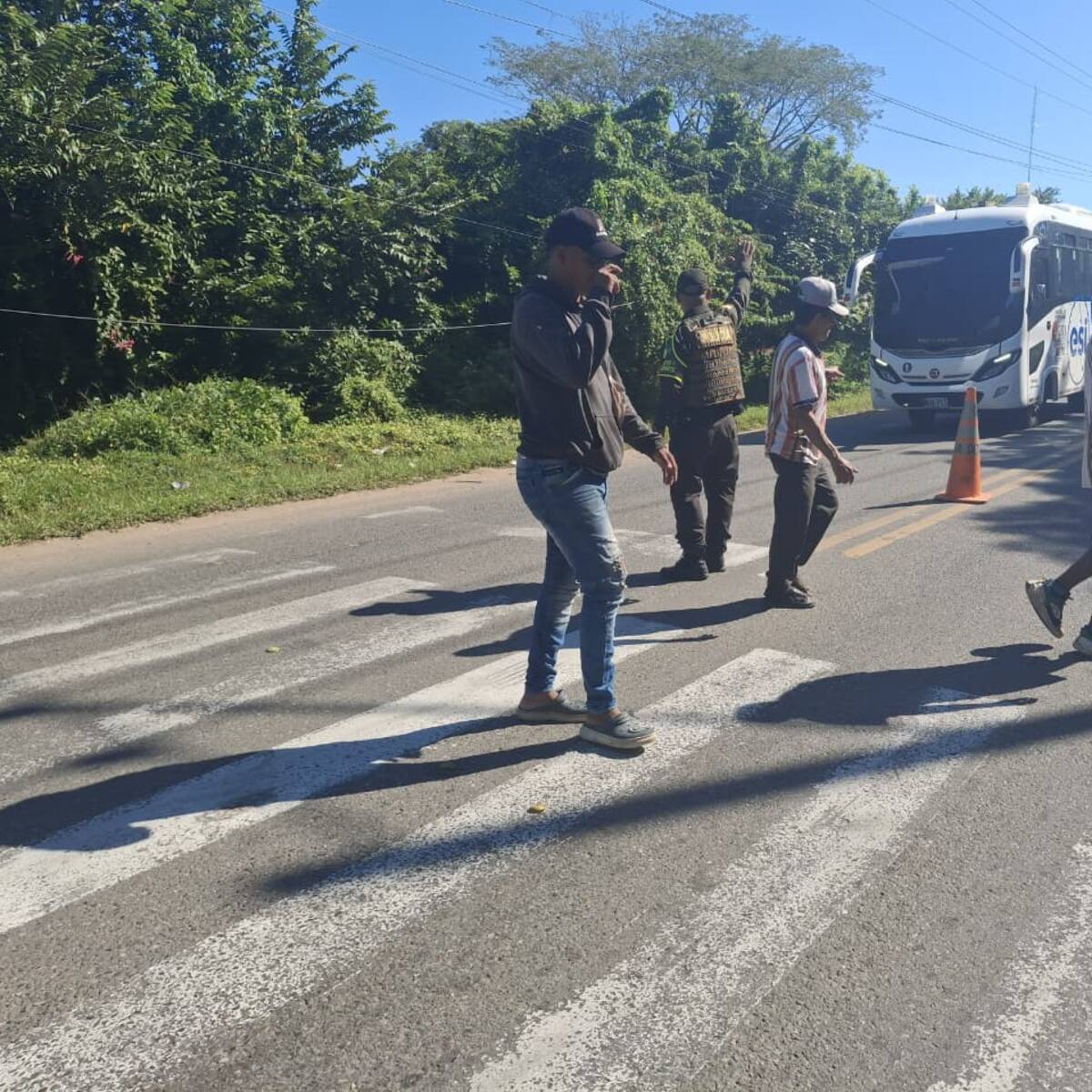 Policía de Bolívar promueve respeto a cruces peatonales en Magangué