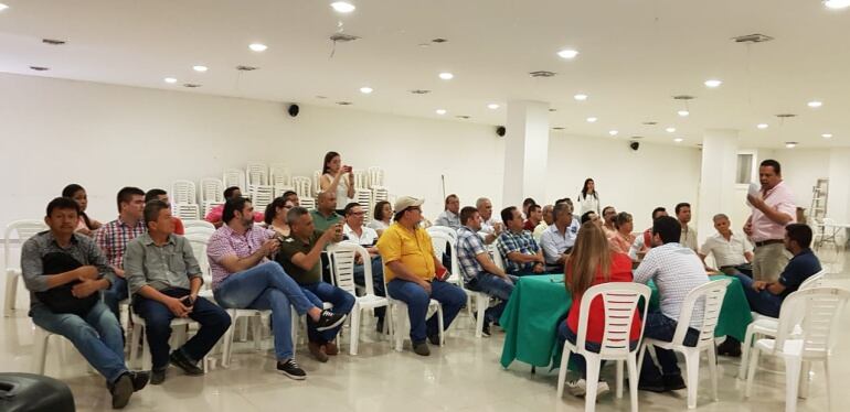 Ambiente de la reunión que tuvo lugar en la mañana de este viernes.