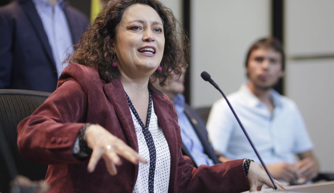 Angélica Lozano, senadora. 