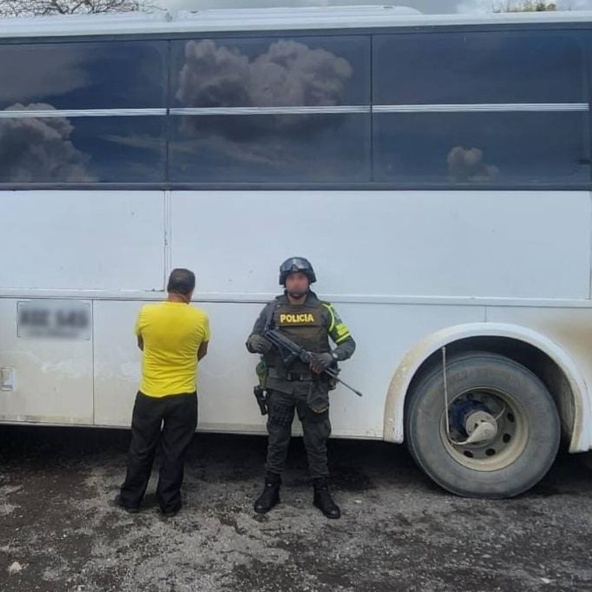 En Urabá capturaron a cinco personas que transportaban a 53 migrantes irregulares