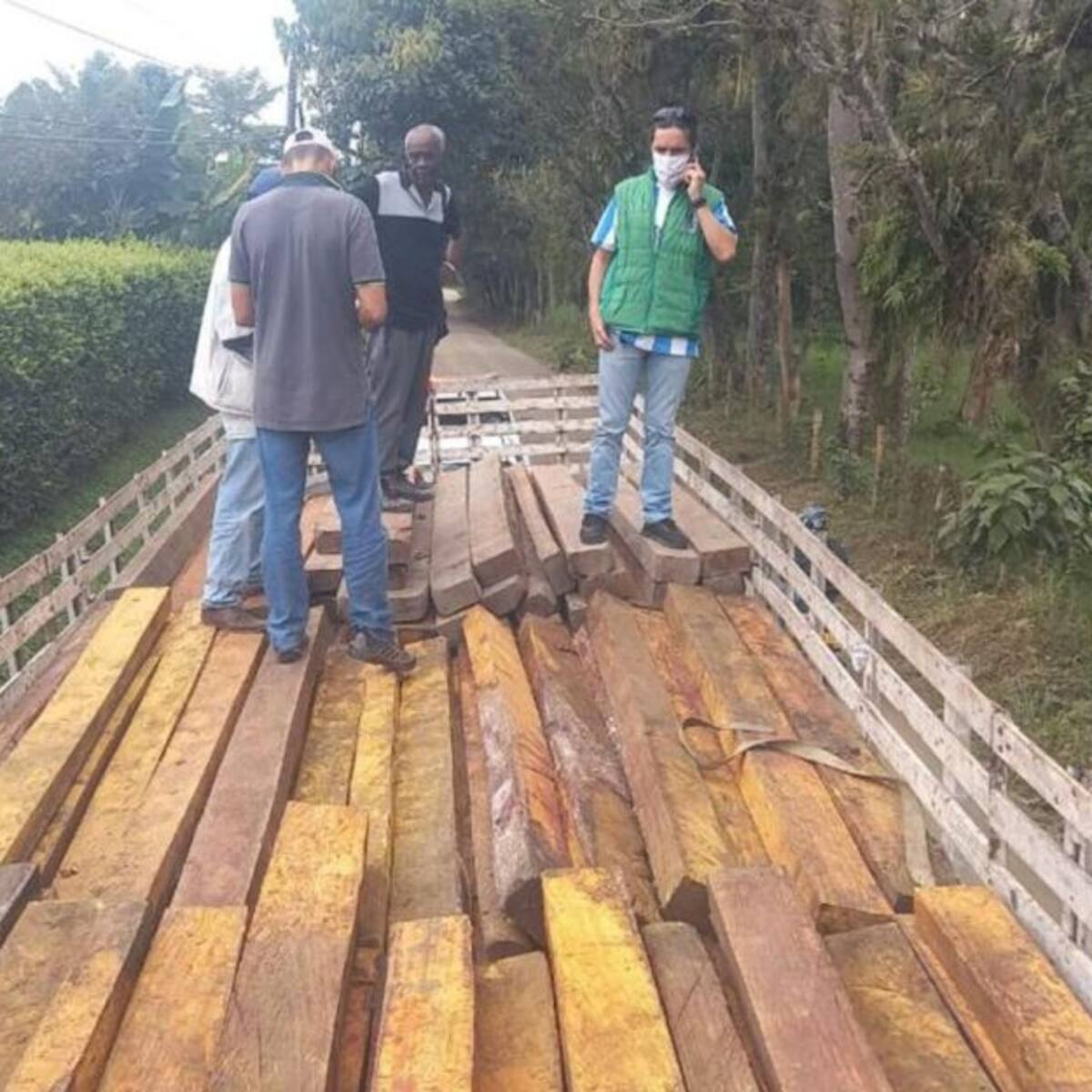 Con madera incautada construirán 200 bibliotecas en Risaralda