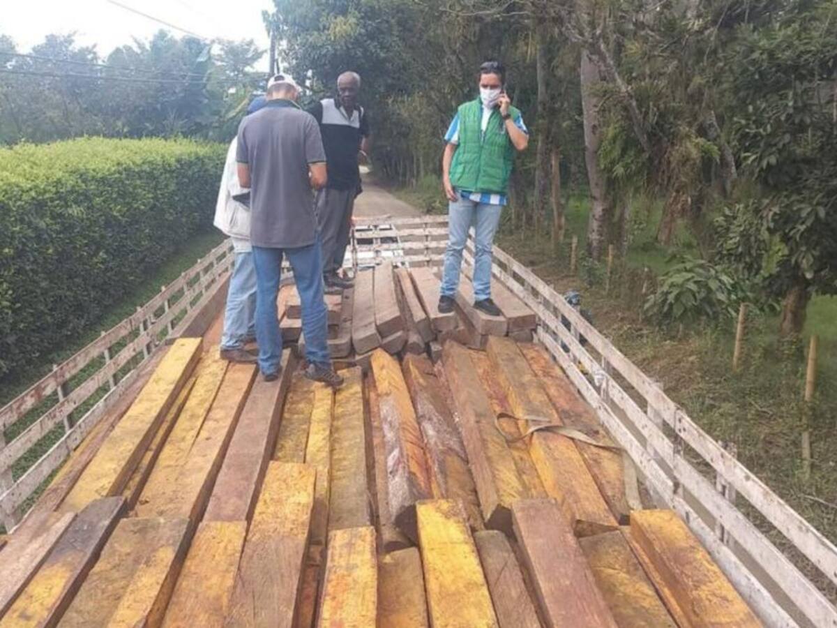 Con madera incautada construirán 200 bibliotecas en Risaralda