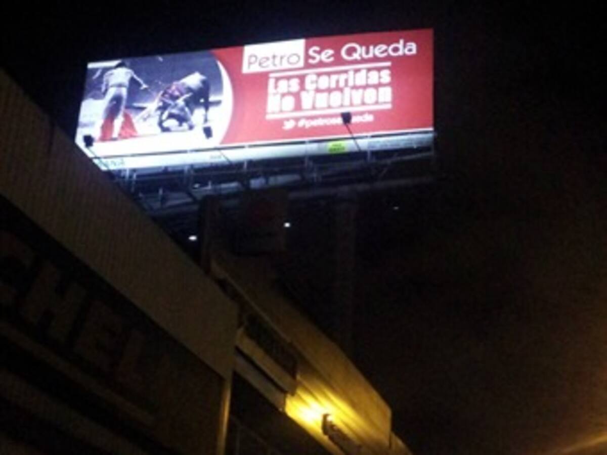 Consejo Electoral investiga valla a favor de Petro