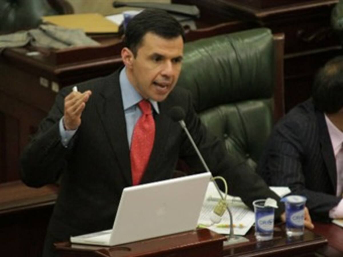 Cierran investigación a favor de Guillermo Rivera, investigado por nexos con ‘paras’
