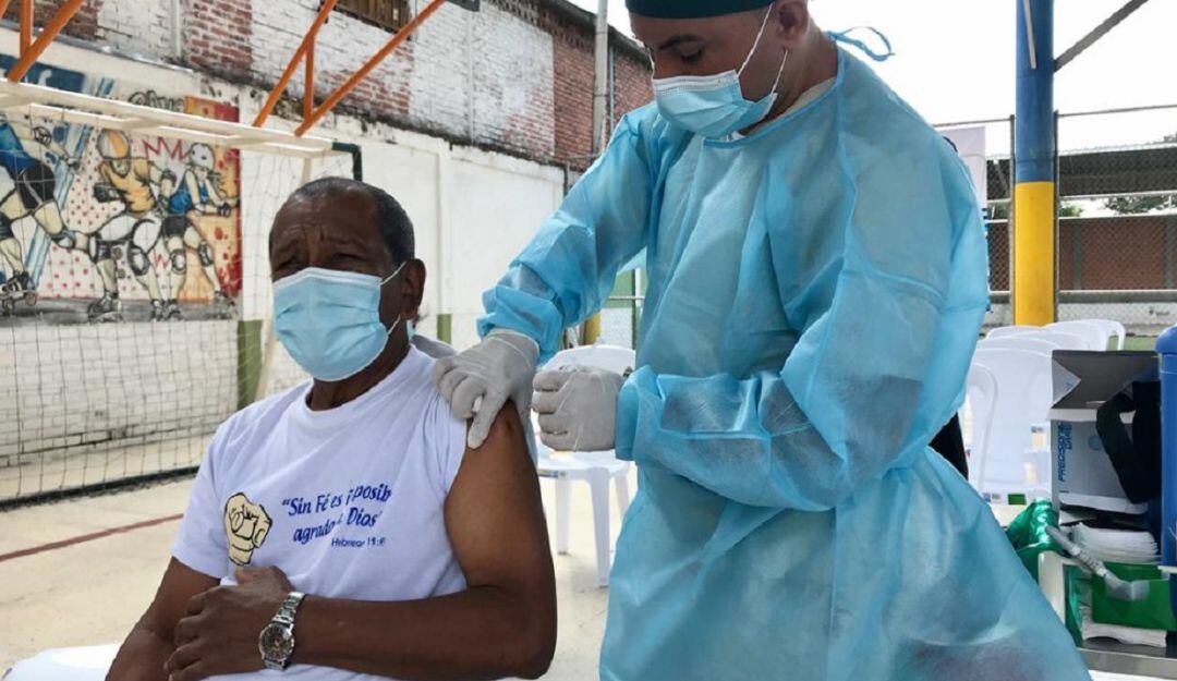 Actualmente, en las unidades de cuidado intensivo hay 752 pacientes con COVID-19 y 348 con otras patologías.