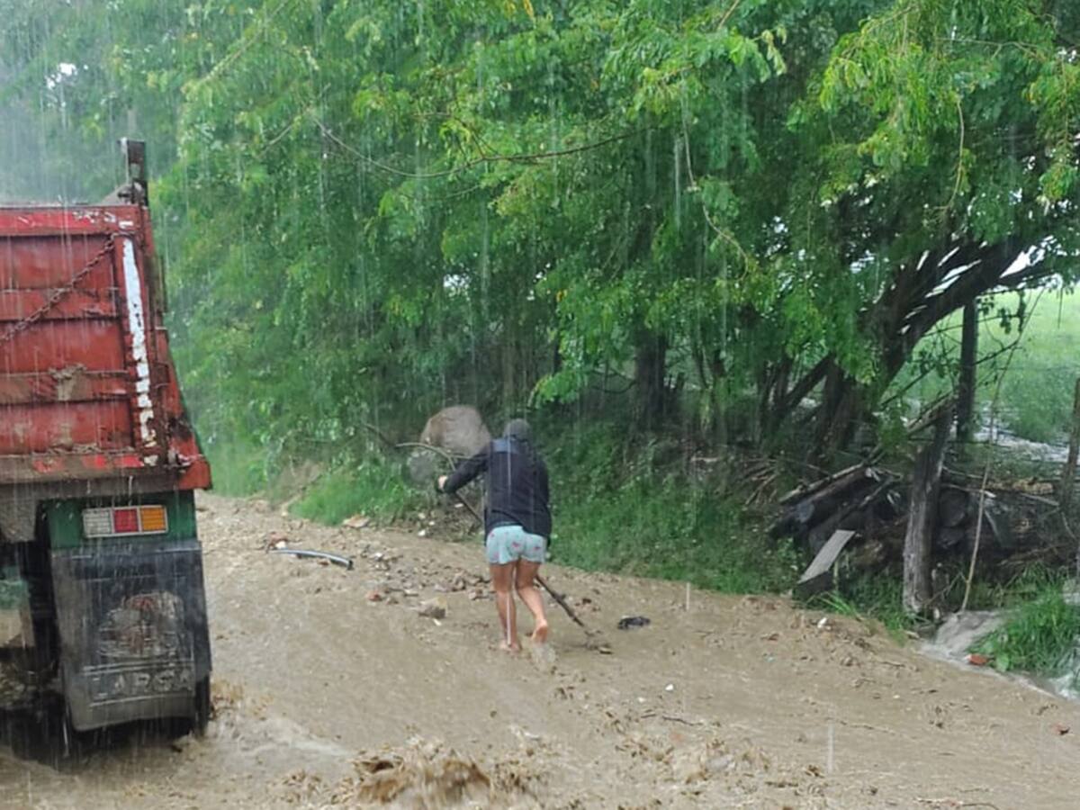 Creciente súbita del rio Alvarado asustó a los habitantes del barrio El Salado