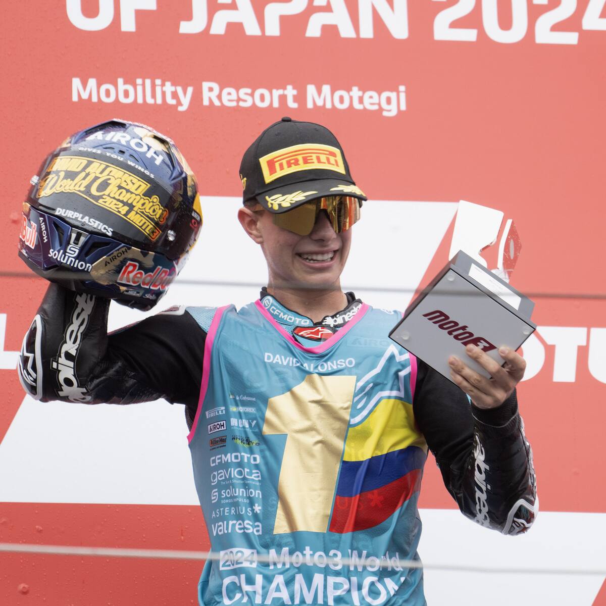 David Alonso gana el GP de Australia e iguala histórica marca de Valentino Rossi