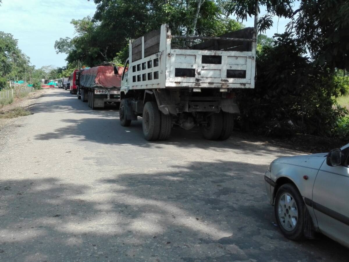 Bloqueada por explosivos vía a Ocaña en Norte de Santander