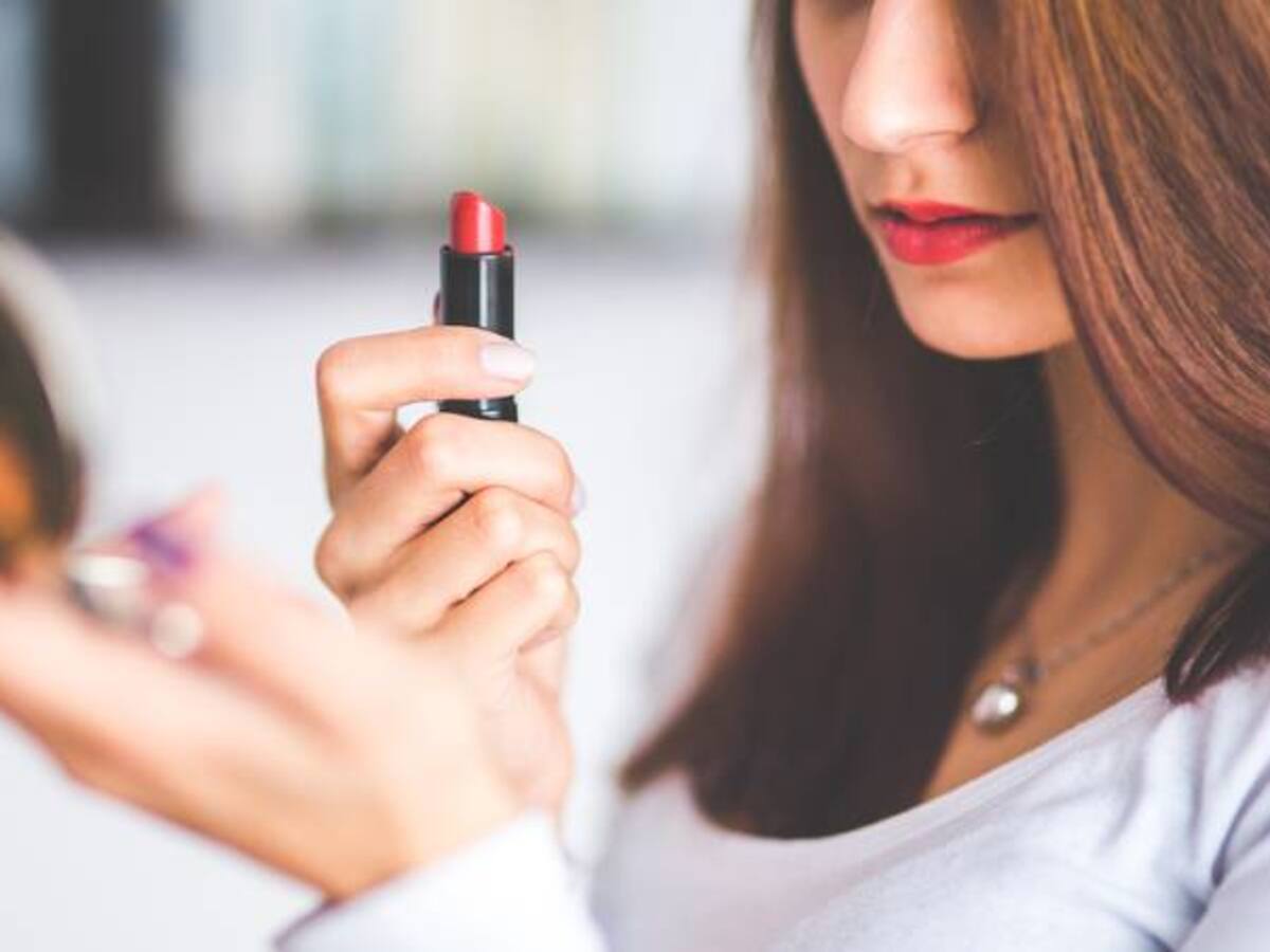 Los cosméticos contienen grandes cantidades de bacterias, ¿Cuándo es el momento adecuado para cambiarlos?