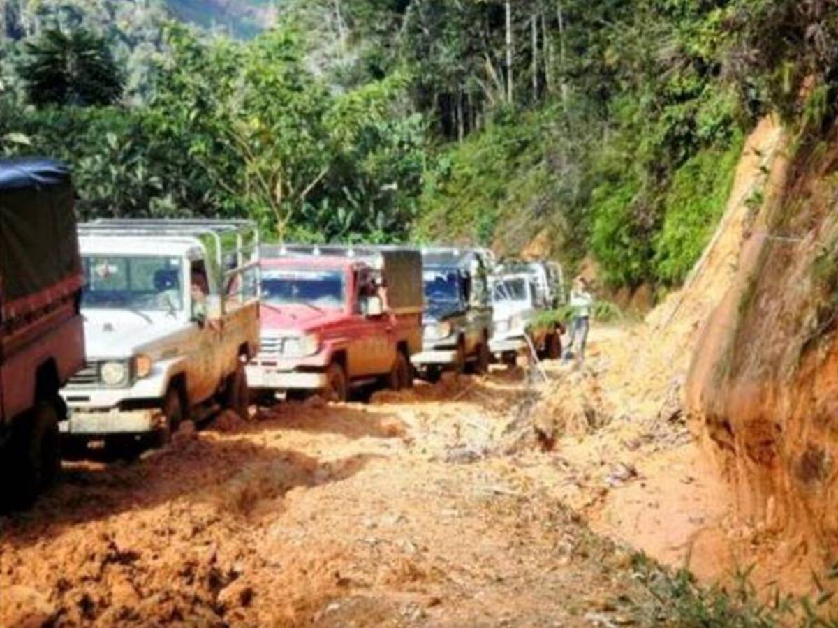 Camioneros protestaron por mal estado de las carreteras en el sur de Bolívar