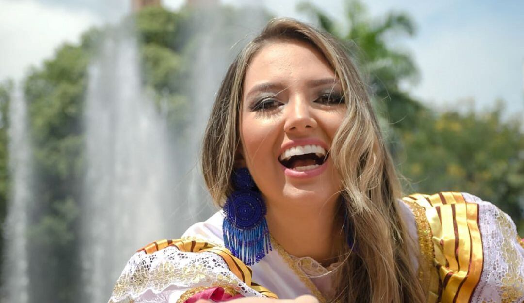 Laura Quintero, representante del Tolima al Reinado Nacional del Bambuco en Neiva, Huila