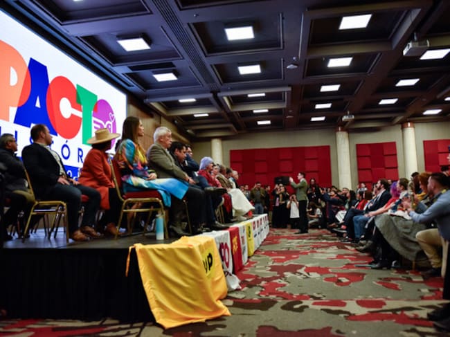 Este proceso integró el Polo Democrático, Progresistas, Colombia Humana, Partido Comunista y Unión Patriótica, junto con movimientos campesinos e indígenas, marcando la oficialización de una coalición que se presenta bajo las banderas de la política popular y de izquierda. (Colprensa - Cristian Bayona).