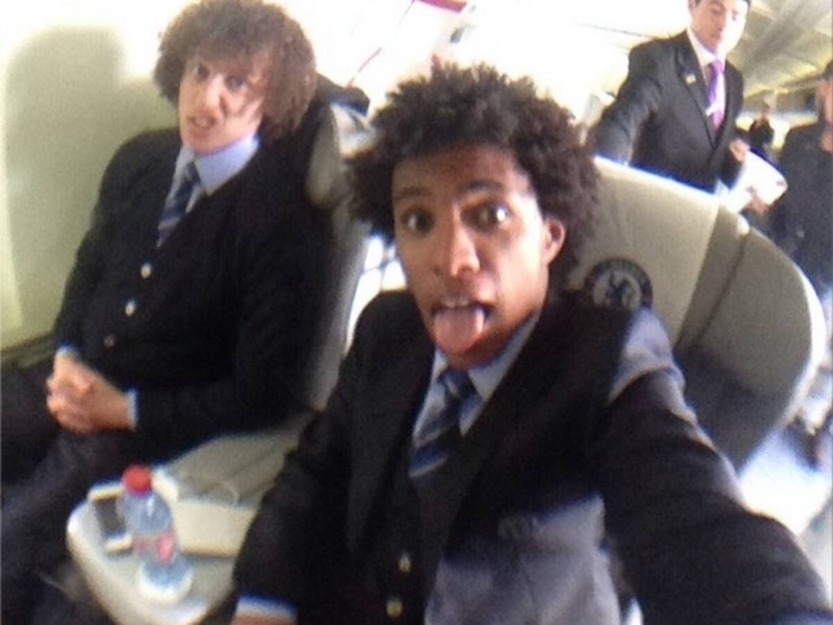 Jugadores del Chelsea se divierten en su viaje a Estambul