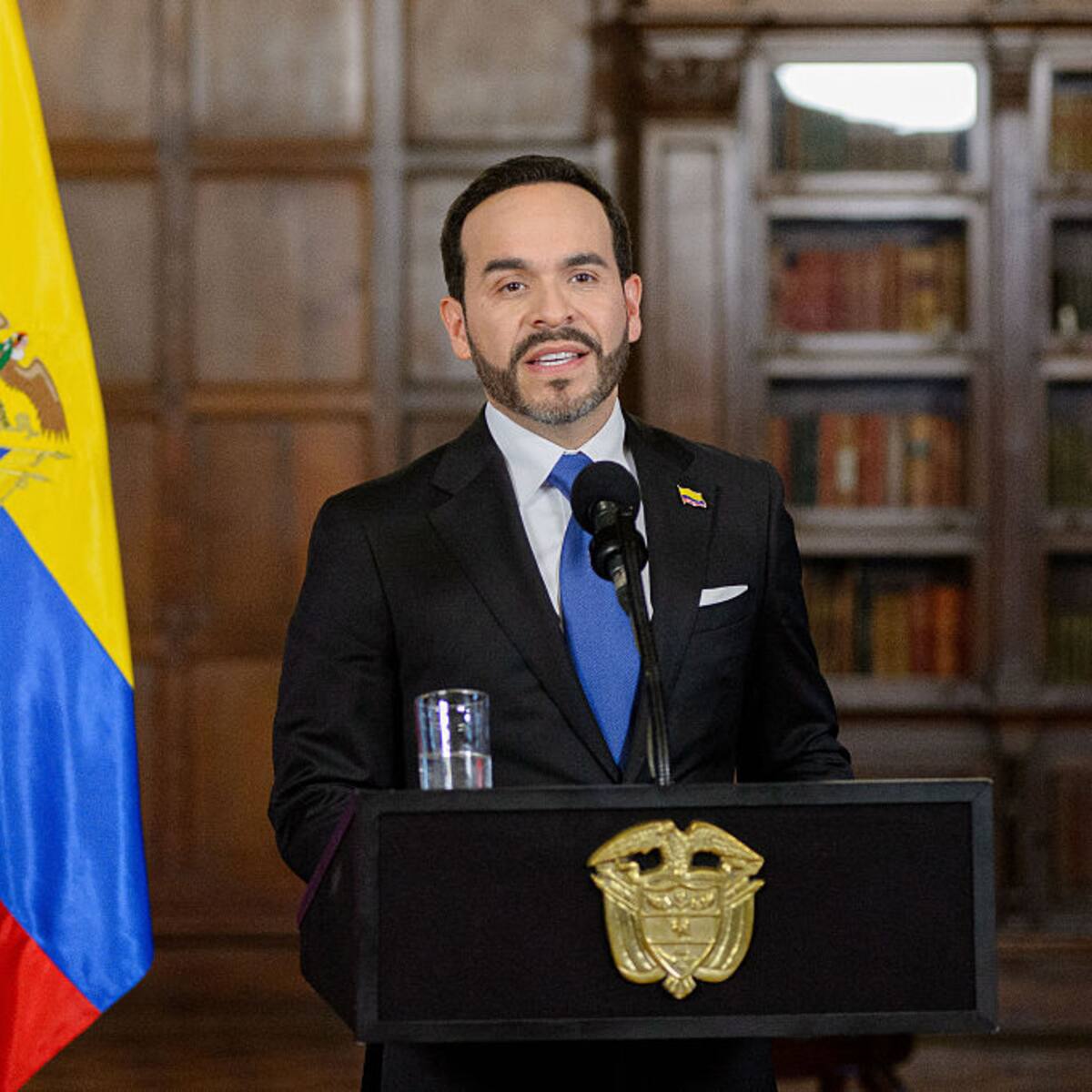 De La Espriella solicita vuelo humanitario para exmilitar que libra con afección pulmonar en EE.UU.