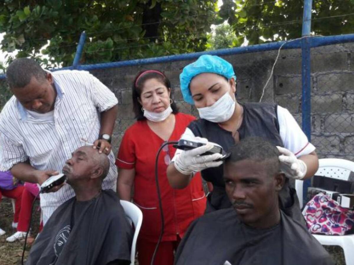 Población trabajadora del Mercado de Bazurto se benefició de una feria institucional