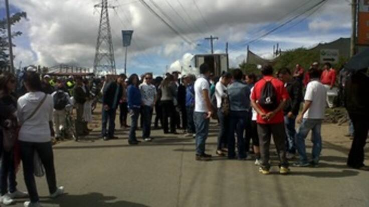 Vía Suba-Cota abierta después de cuatro horas de bloqueos