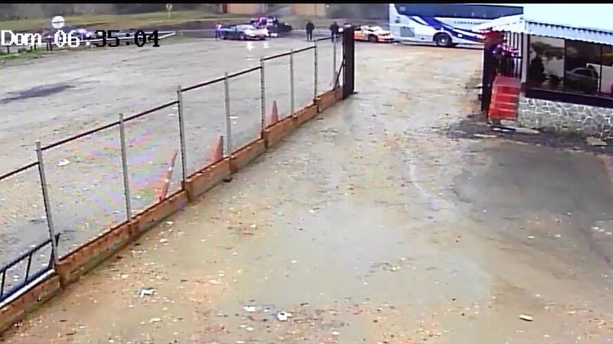 Se estima que el McLaren podía ir a una velocidad de 174 km/h . Foto: Imagen tomada de video.