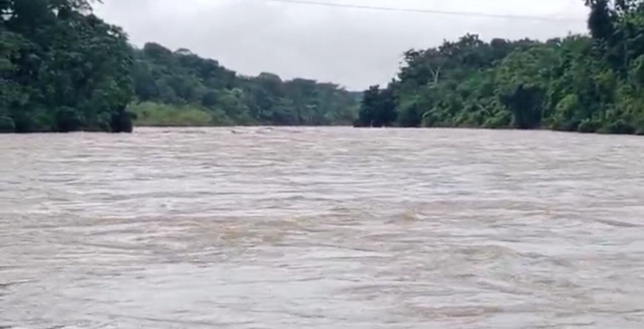 Por fuertes lluvias, varios ríos de Santander en alerta roja y naranja