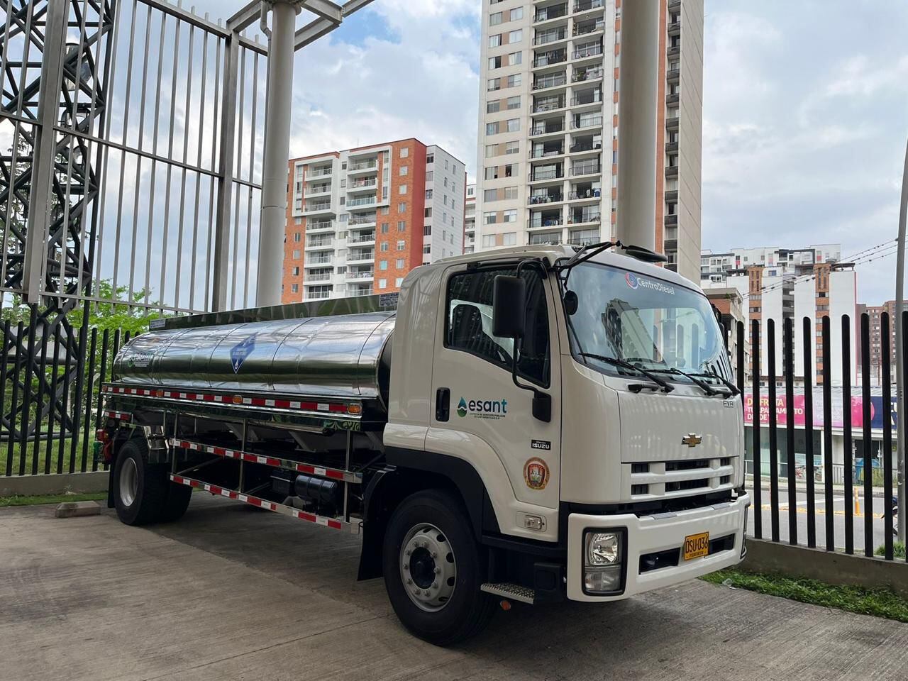 Roban carrotanque en Santander