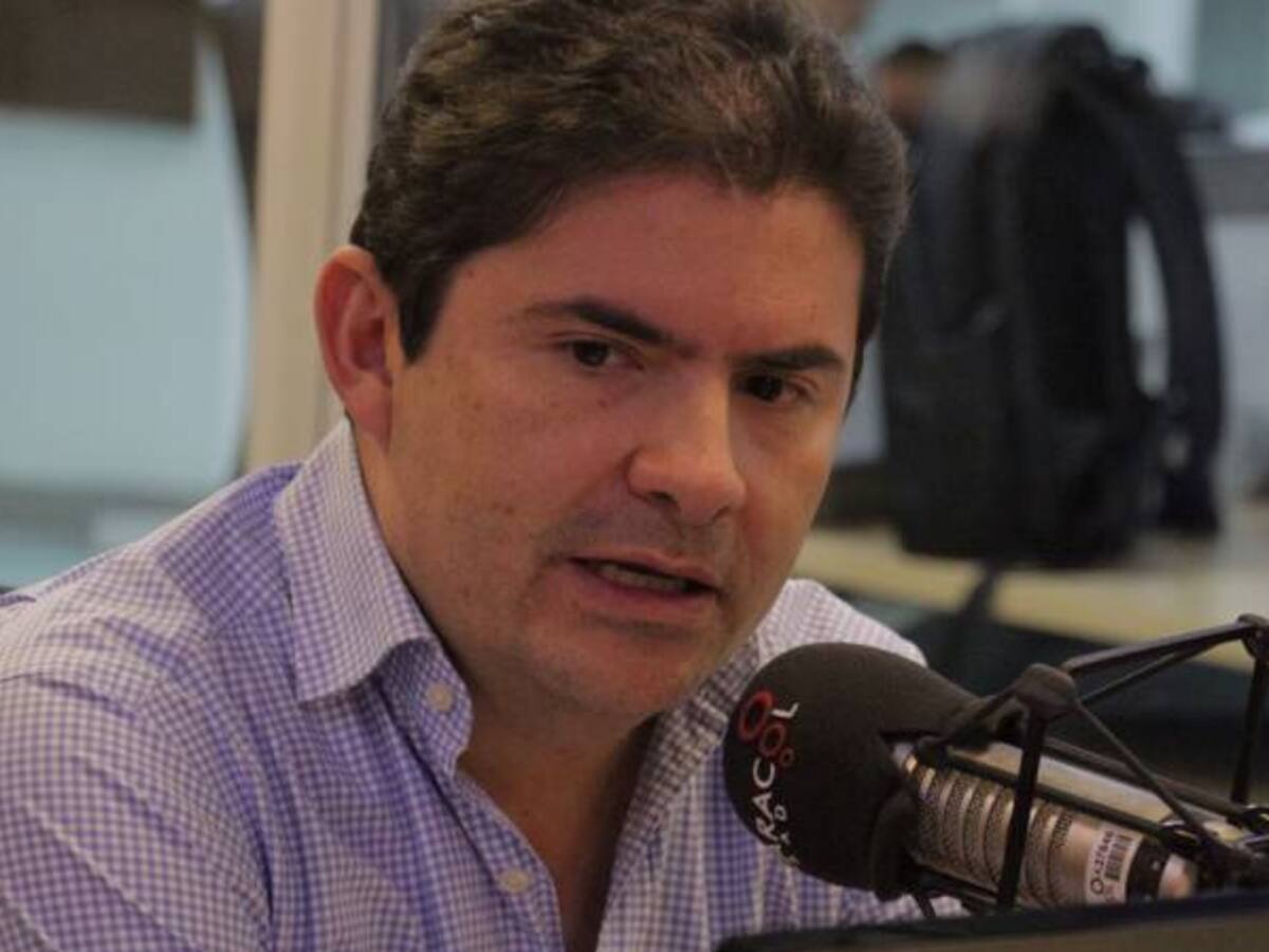 El tema de la plantación de coca se nos salió de madre: Henao