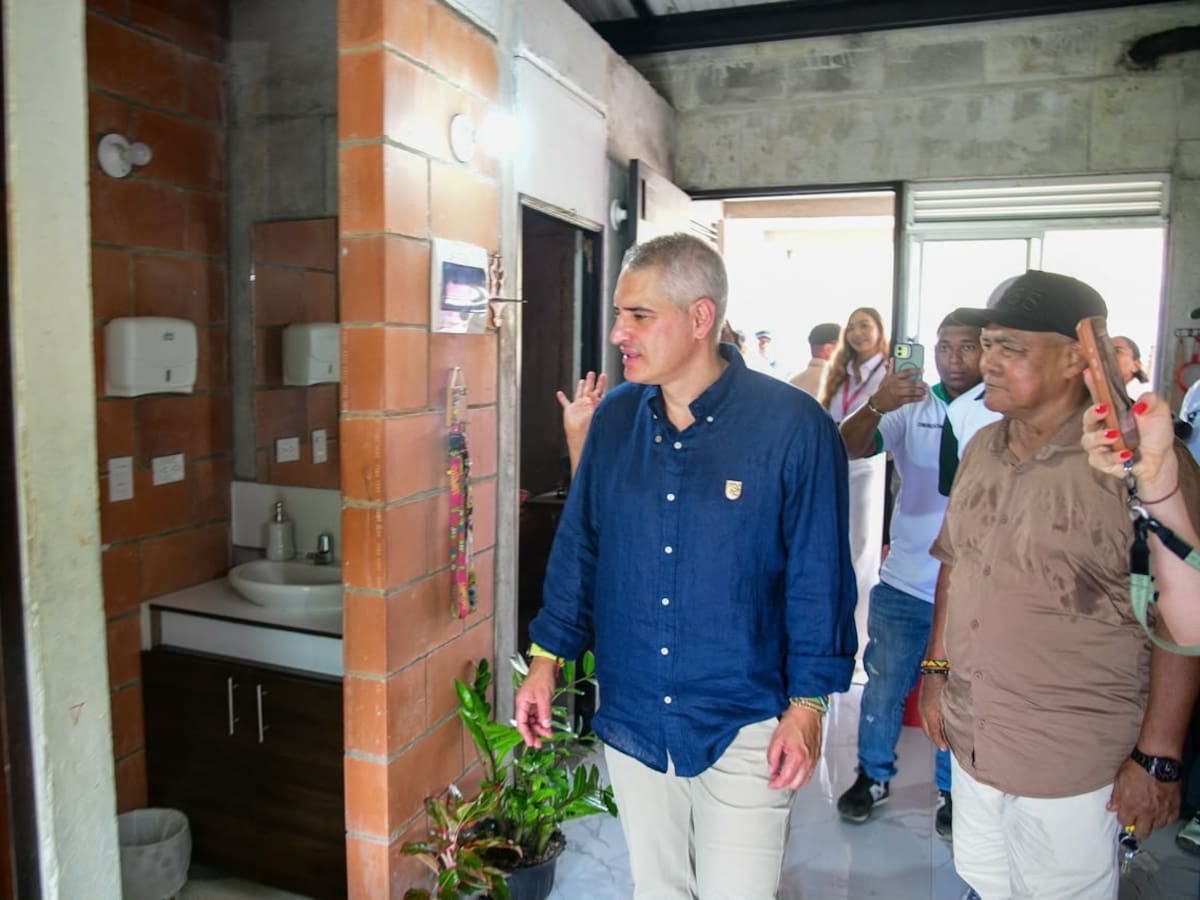 Gobernación de Antioquia lleva soluciones de vivienda a cerca de 14 mil familias de Urabá