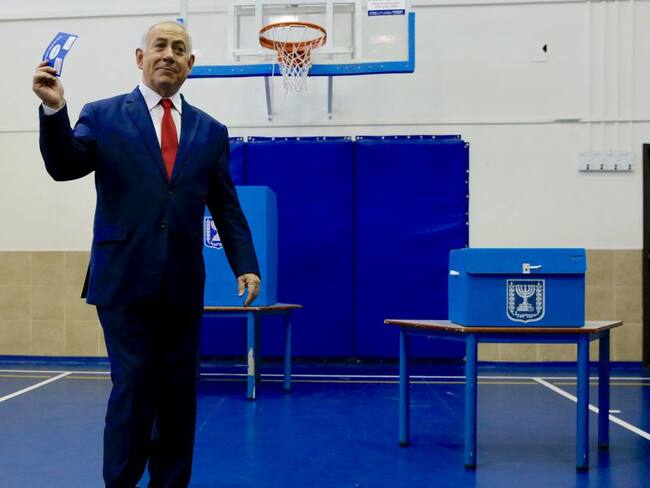Los israelíes votan, con el futuro de Netanyahu en juego