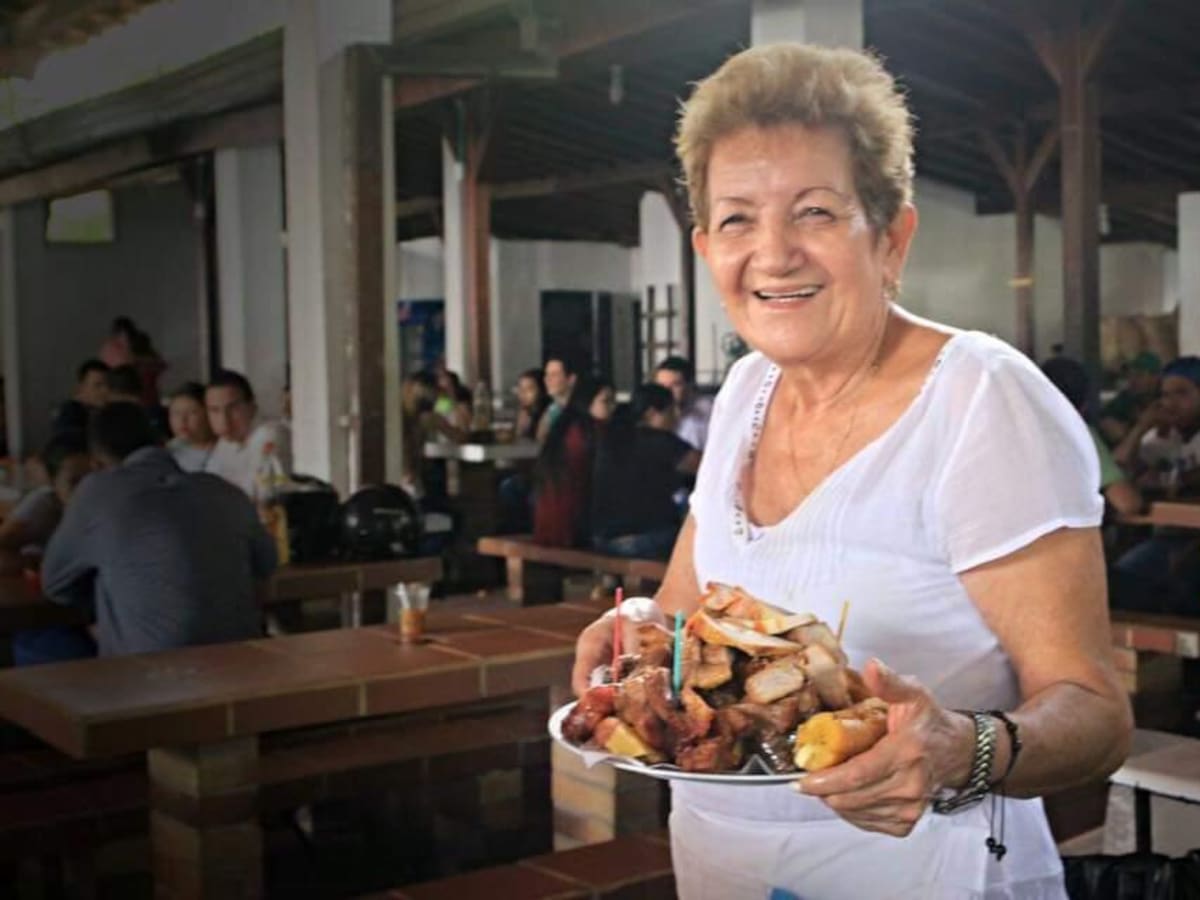 Girón está de luto: falleció la “Tía Gloria”, símbolo de la fritanga santandereana