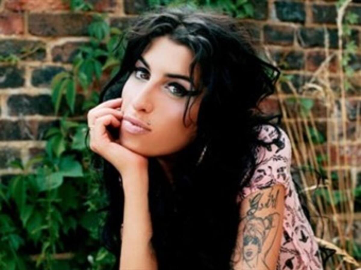 El Museo de la Moda de Chile compra por 50.000 euros el vestido de Winehouse