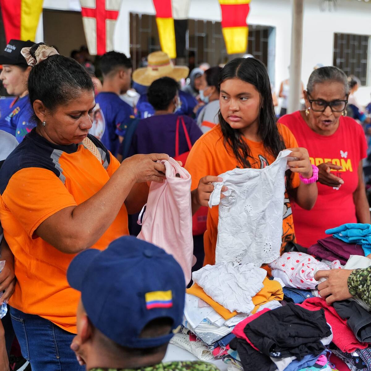 Justo Bolívar llegó a las poblaciones de Tacamocho y Porvenir con ayudas y servicios