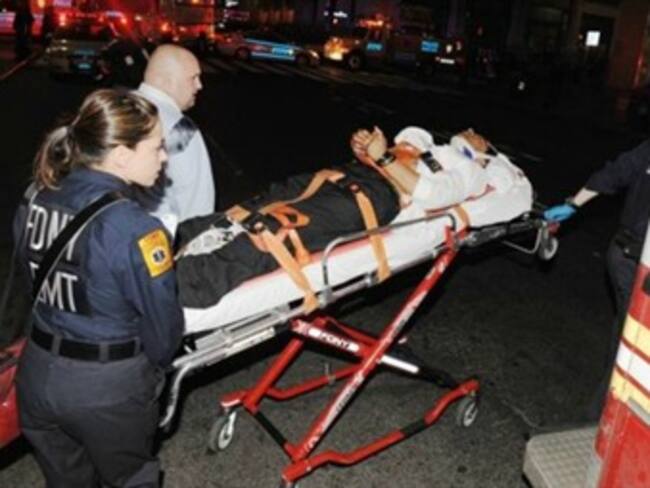 Hombre que intentó suicidarse desde el piso 86 del Empire State cayó en el 85