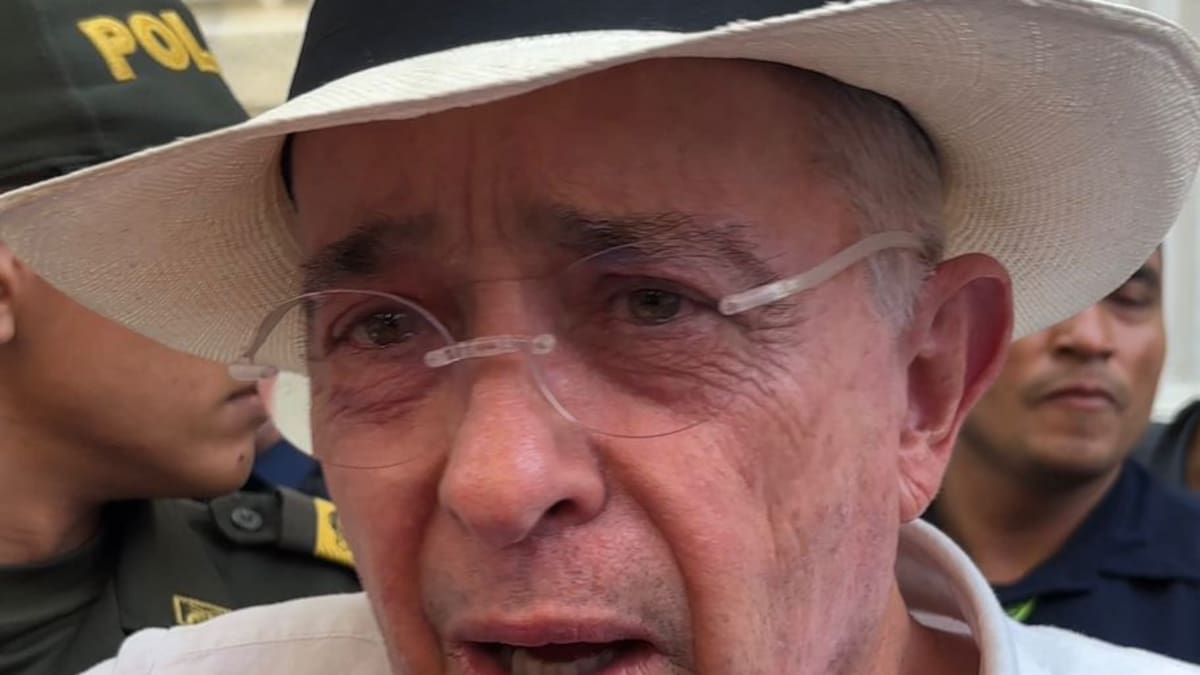 La Interpol dijo que no habían sido modificados y ahí aparece Iván Cepeda: Uribe