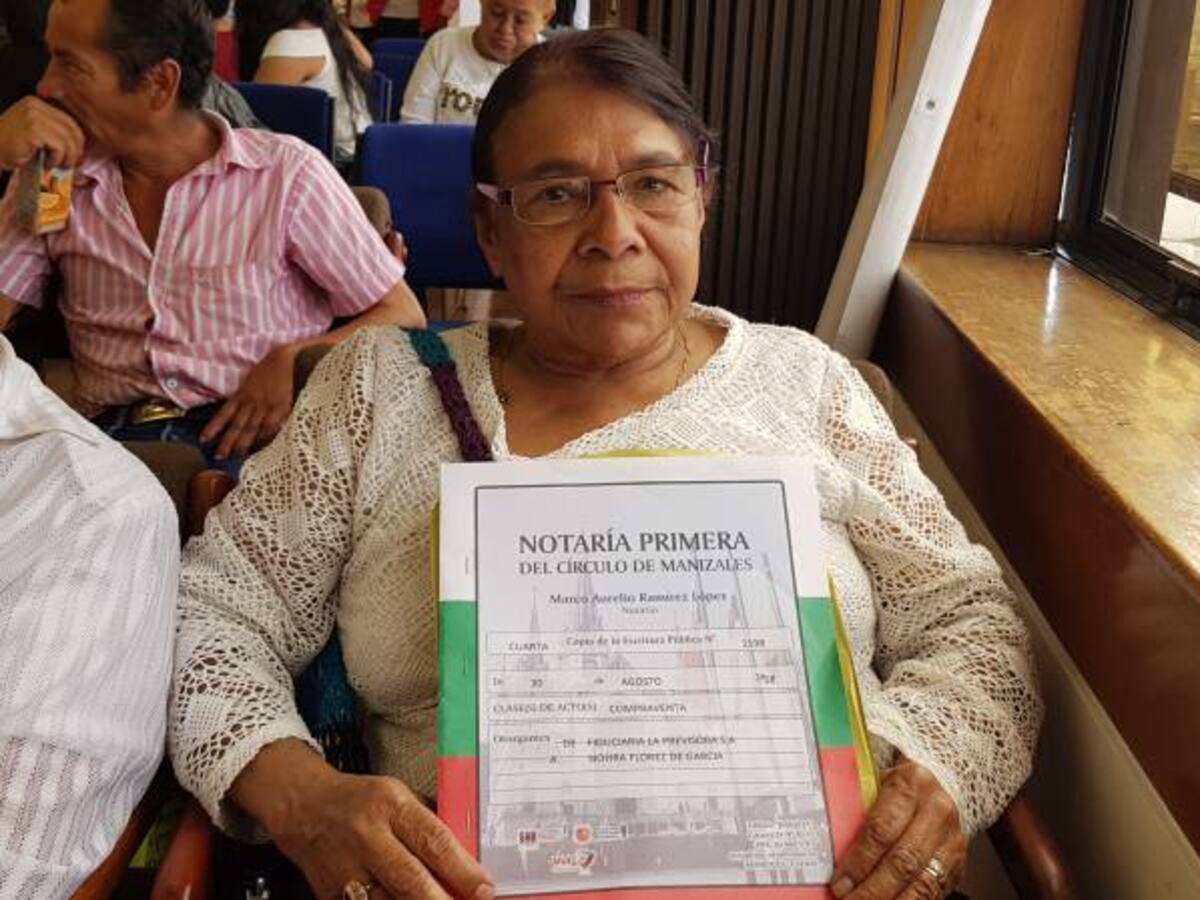 16 Familias ya cuentan con su escritura de vivienda en Manizales