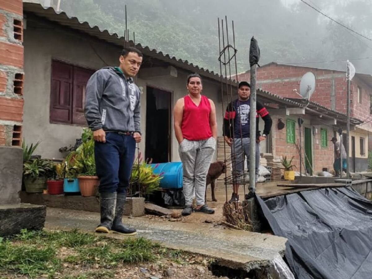 Por alto riesgo de deslizamiento evacuan a 125 personas en Ituango