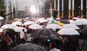 Lluvia opaco posesión del gobernador de Antioquia
