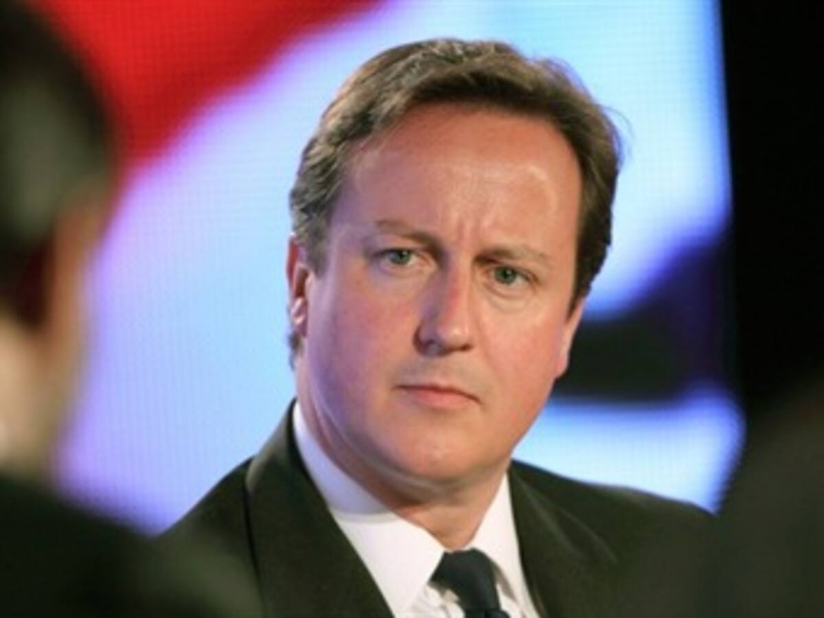 Cameron defiende su desplante a Europa sin el apoyo de Clegg