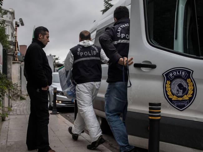 Autoridades investigativas y de tránsito de Turquía.              Foto: Getty 