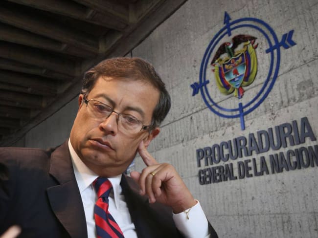 ¿Qué busca la Procuraduría al pedir información sobre las investigaciones contra Petro?