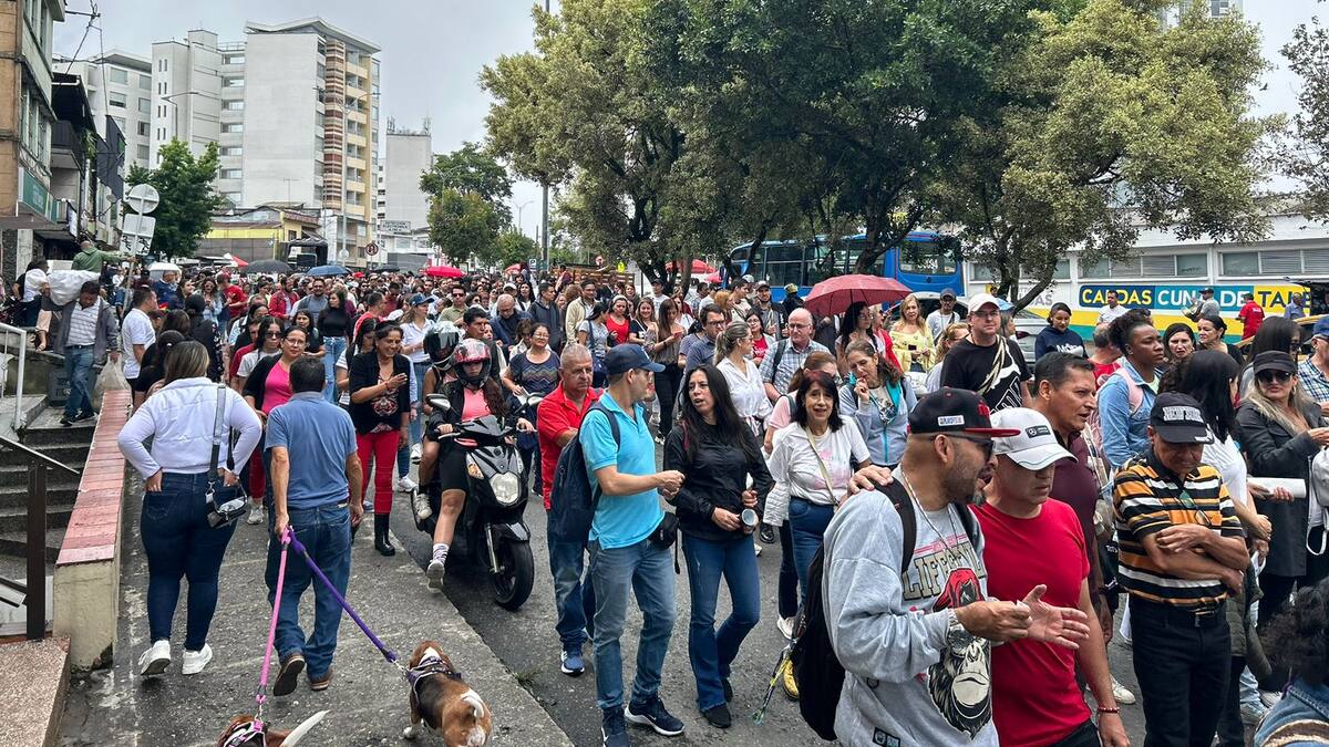 Profesores de Manizales marchan por inconvenientes en su nuevo modelo de salud