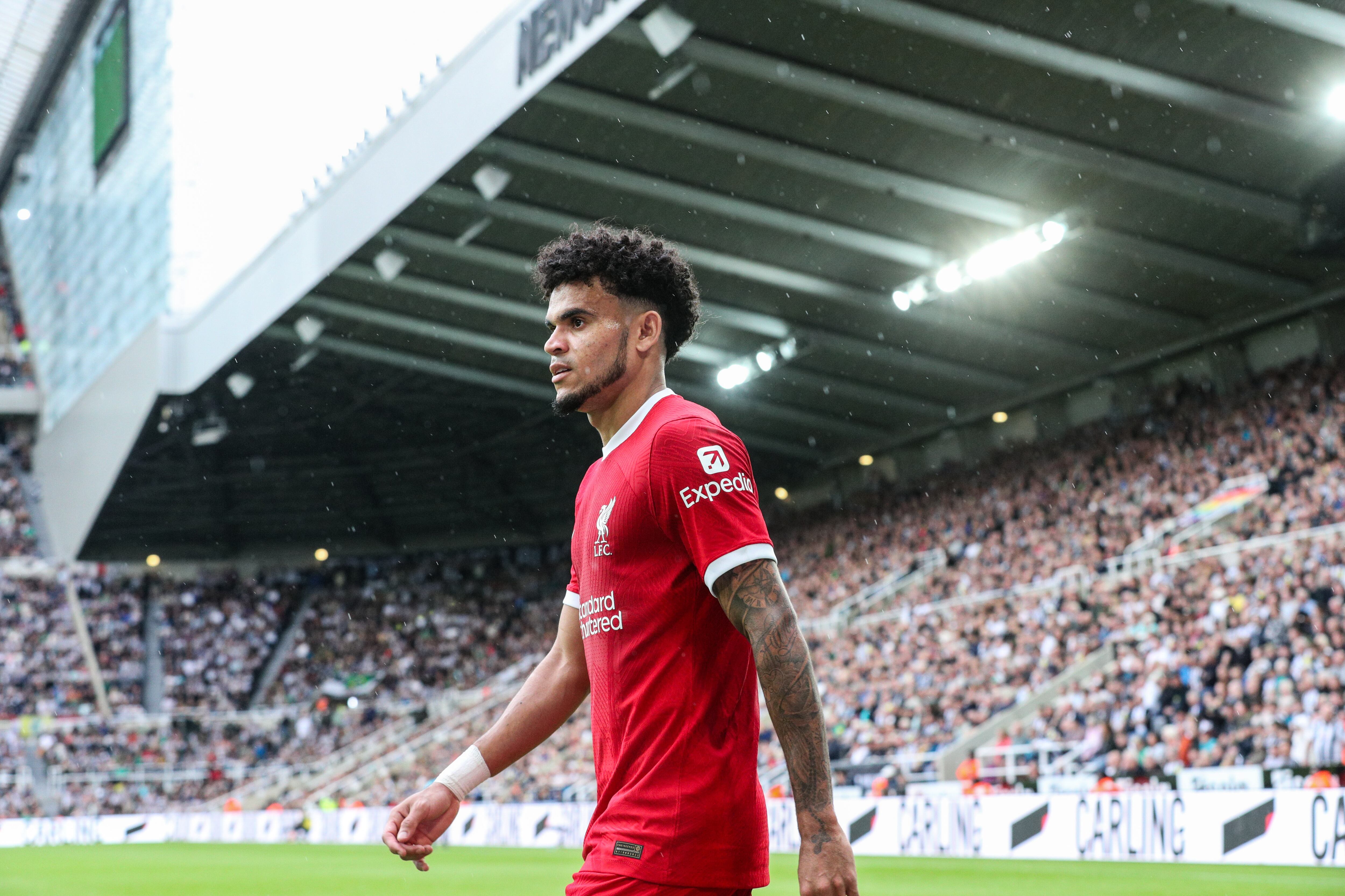 Luis Díaz estuvo media hora en la victoria del Liverpool ante el Newcastle United. (Photo by Alex Dodd - CameraSport via Getty Images)
