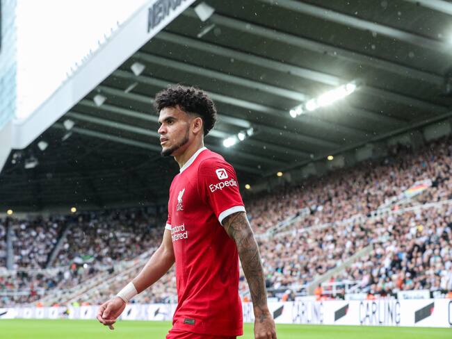 Luis Díaz estuvo media hora en la victoria del Liverpool ante el Newcastle United. (Photo by Alex Dodd - CameraSport via Getty Images)